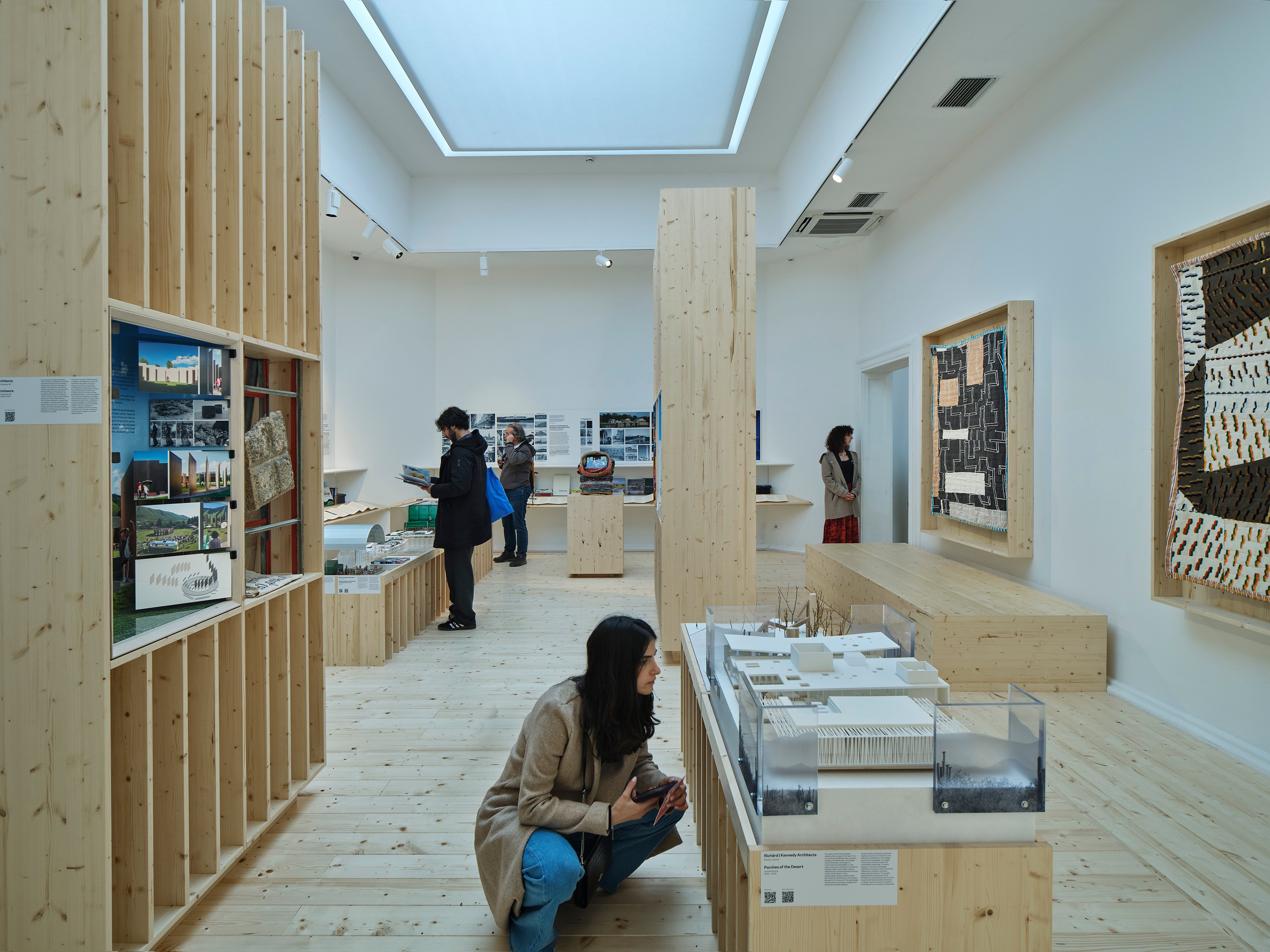 ┬⌐Tim Hursley_TH050825_Porch_US Pavilion_Venice_0602