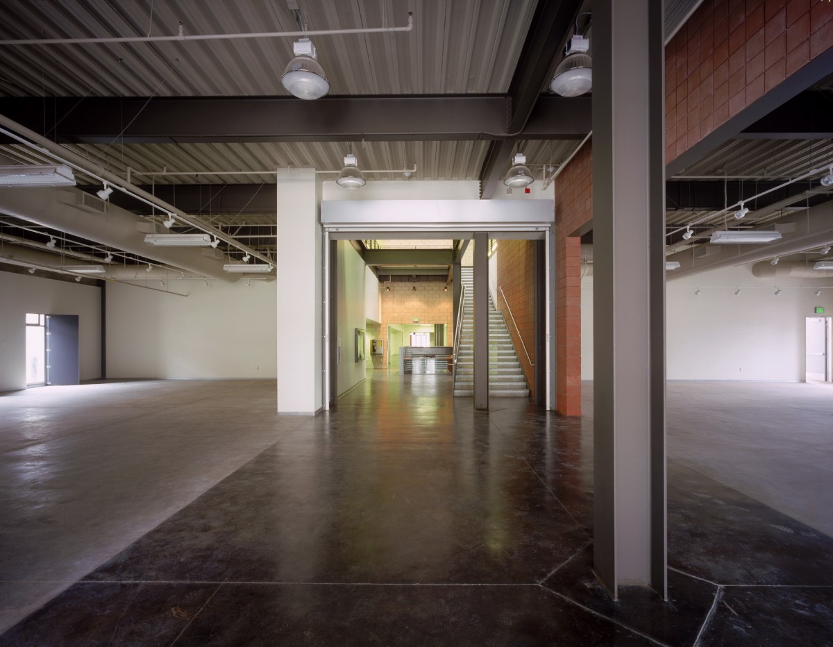 Ucla Kinross Staging Building