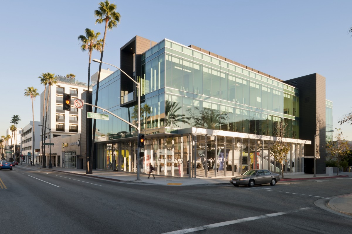 9378 Wilshire Blvd. Retail and Offices