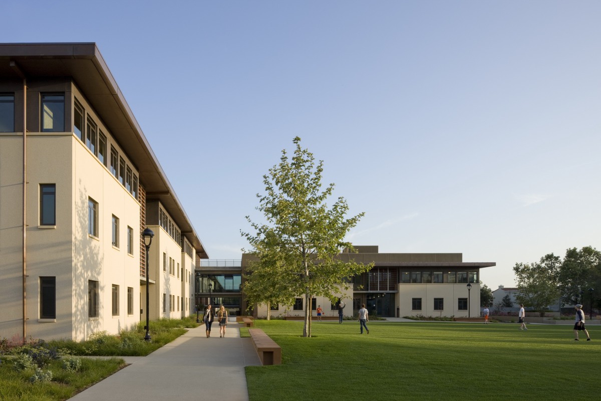 Pomona College Student Housing Courtyard
