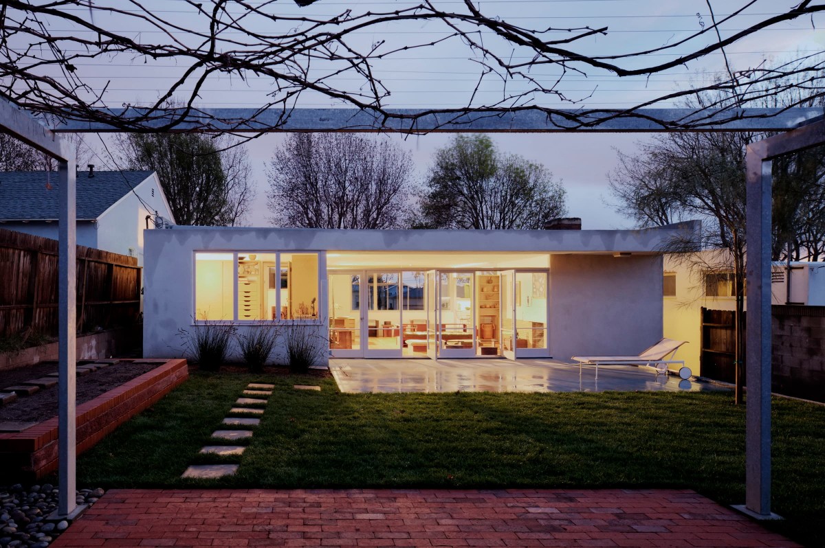 Schindler on Ellis Avenue