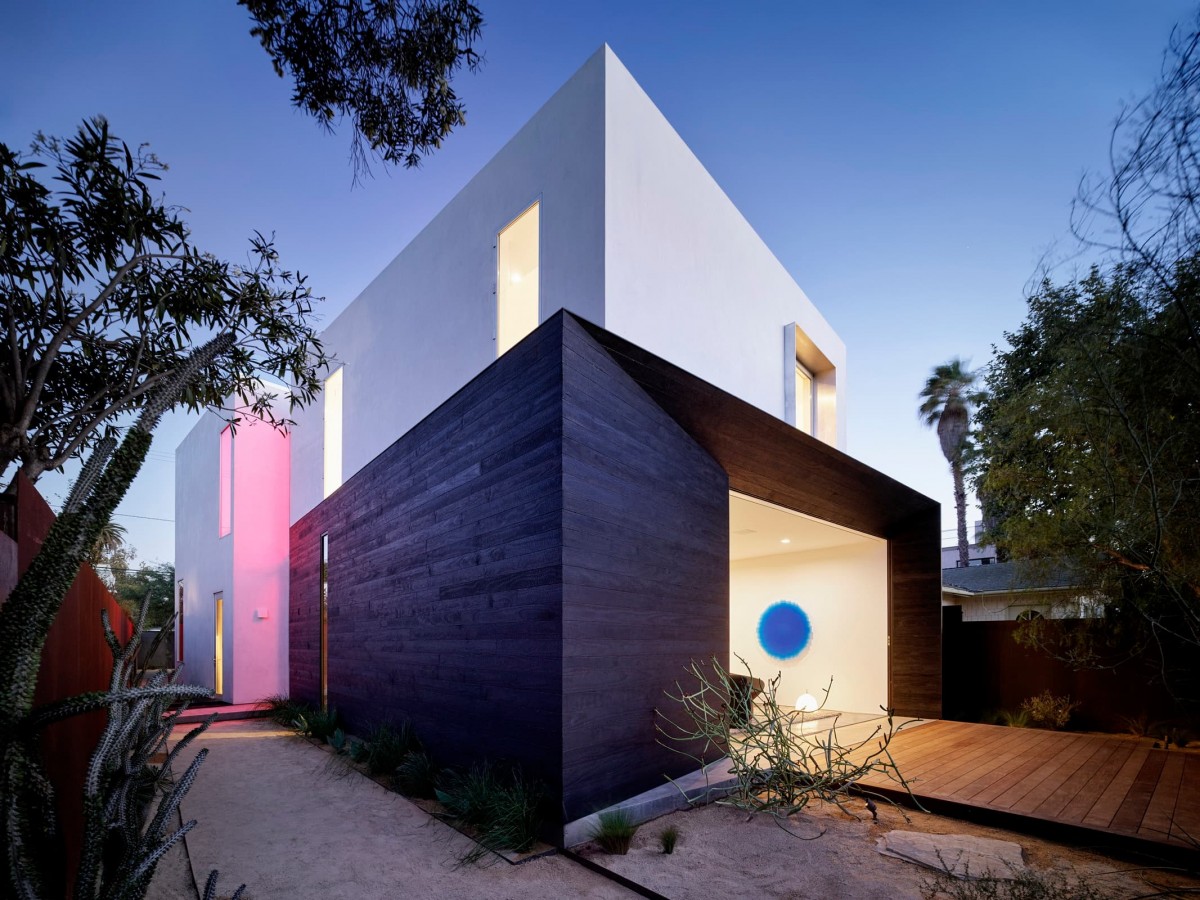 Spectral Bridge House