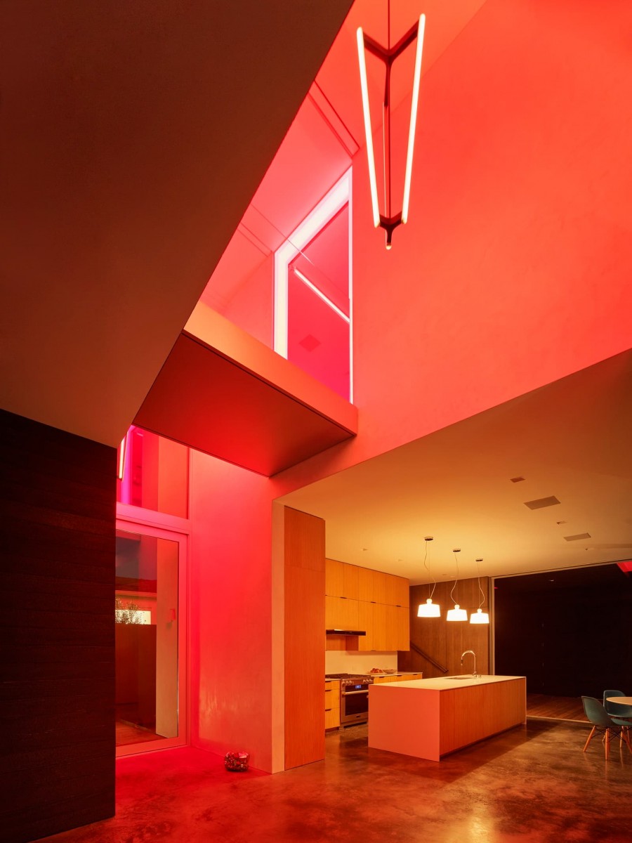 Spectral Bridge House
