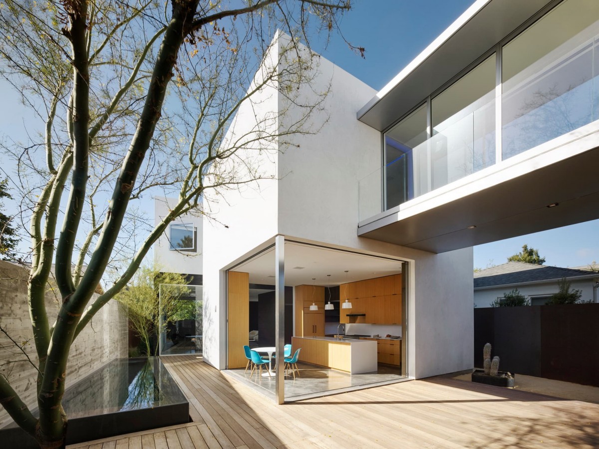 Spectral Bridge House