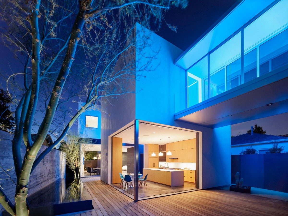 Spectral Bridge House