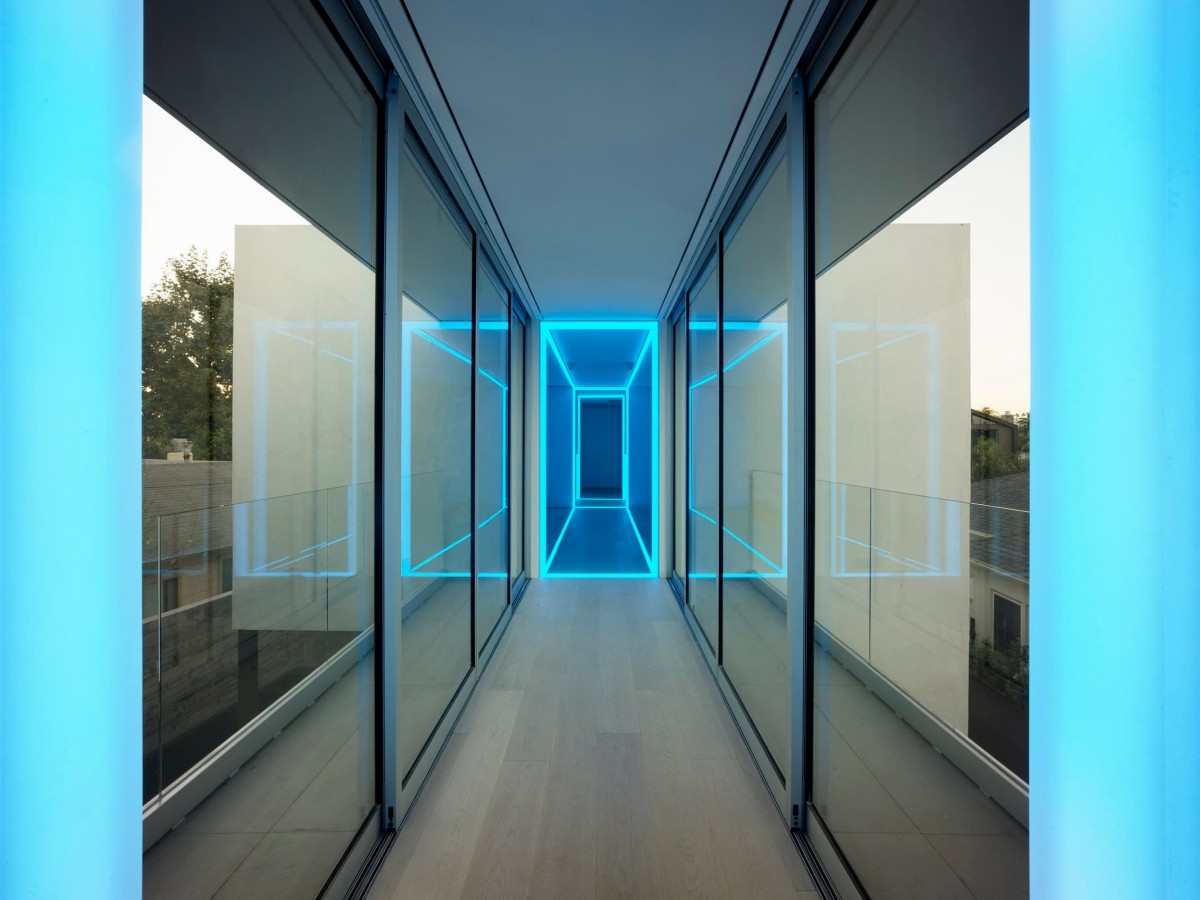 Spectral Bridge House