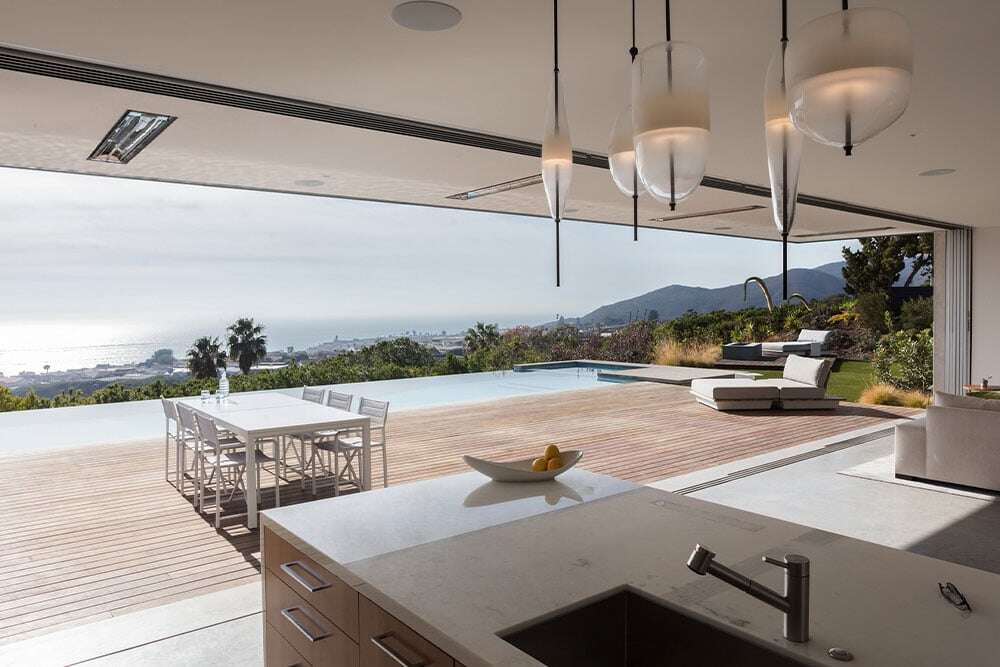 EYRC-architects-blue-sail-residence-kitchen-with-view