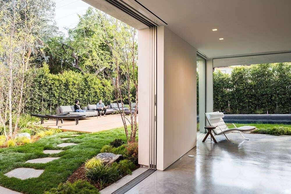 eyrc-19th-street-residence-landscape-for-privacy