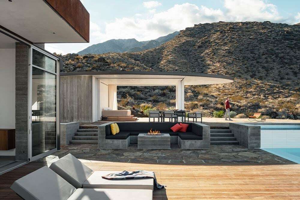 modern-guest-house-eyrc-architects-ridge-mountain-in-use